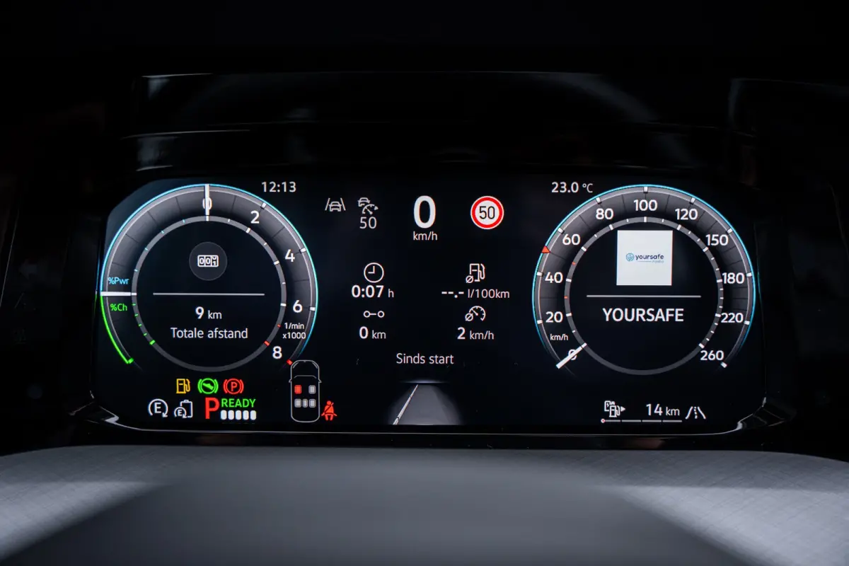 Life Edition eHybrid | TREKHAAK | ADAPT.CRUISE | CAMERA | APP.CONNECT | KEYLESS | FULL.LED | DAB |