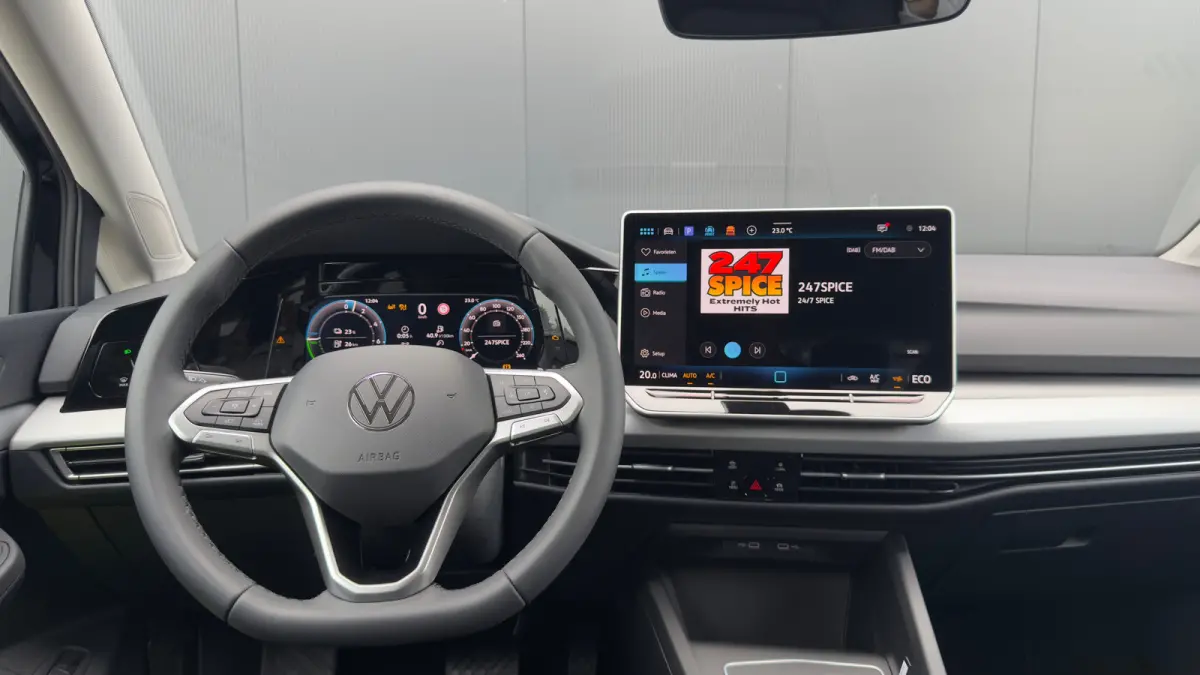 Life Edition eHybrid | ADAPT.CRUISE | CAMERA | APP.CONNECT | KEYLESS | 3-ZONE.AIRCO | FULL.LED | DAB |