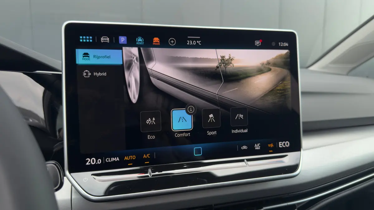 Life Edition eHybrid | ADAPT.CRUISE | CAMERA | APP.CONNECT | KEYLESS | 3-ZONE.AIRCO | FULL.LED | DAB |