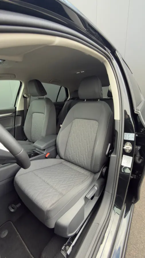 Life Edition eHybrid | ADAPT.CRUISE | CAMERA | APP.CONNECT | KEYLESS | 3-ZONE.AIRCO | FULL.LED | DAB |
