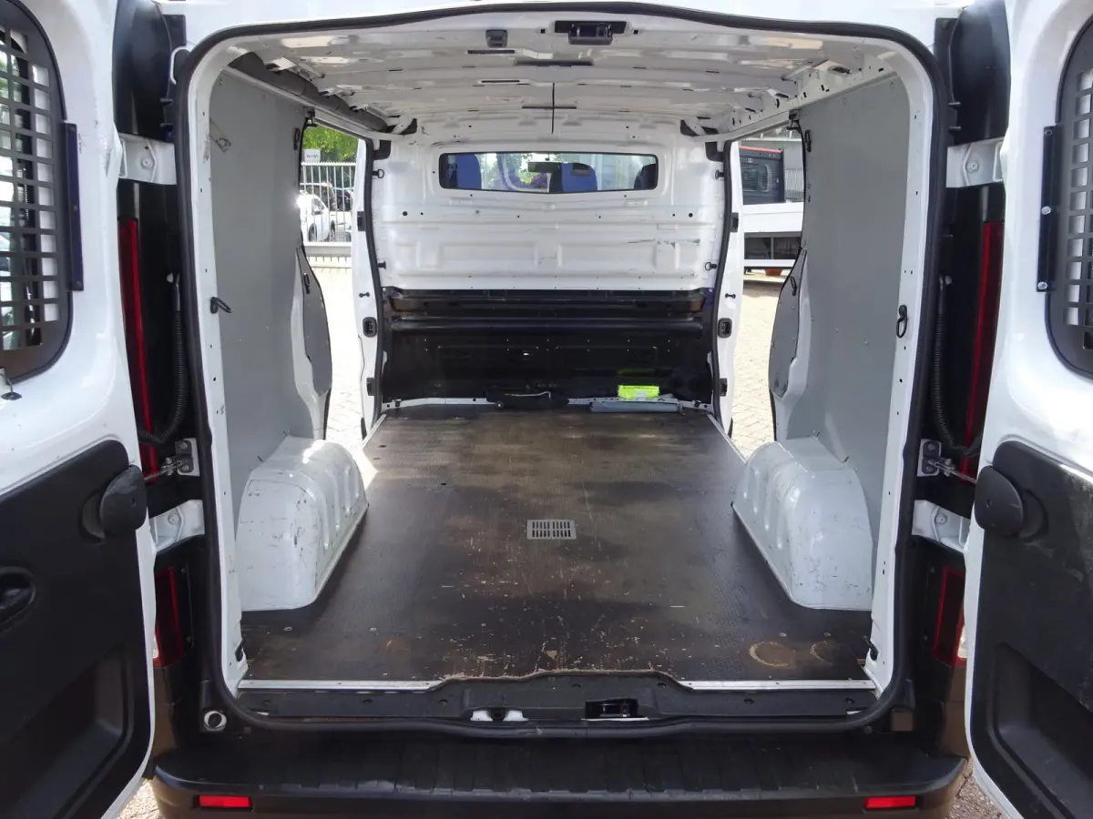 2.0 dCi 120 T29 L1H1 2 x SCHUIFDEUR AIRCO NAVIGATIE CRUISE CONTROL