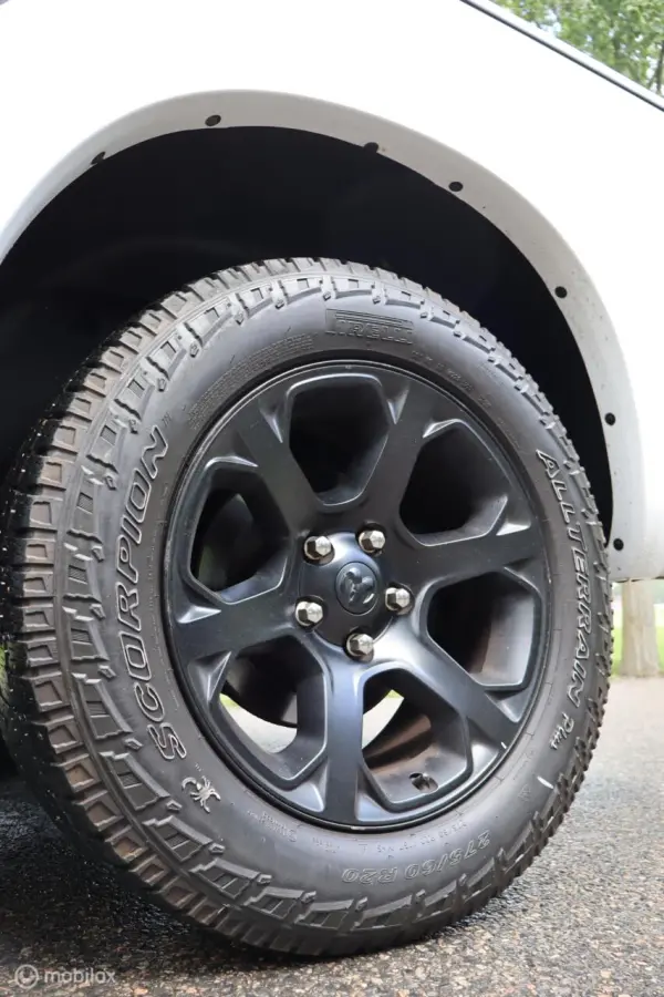 1500 5.7 V8 Crew Cab 5'7 Laramie | VOL OPTIES! |