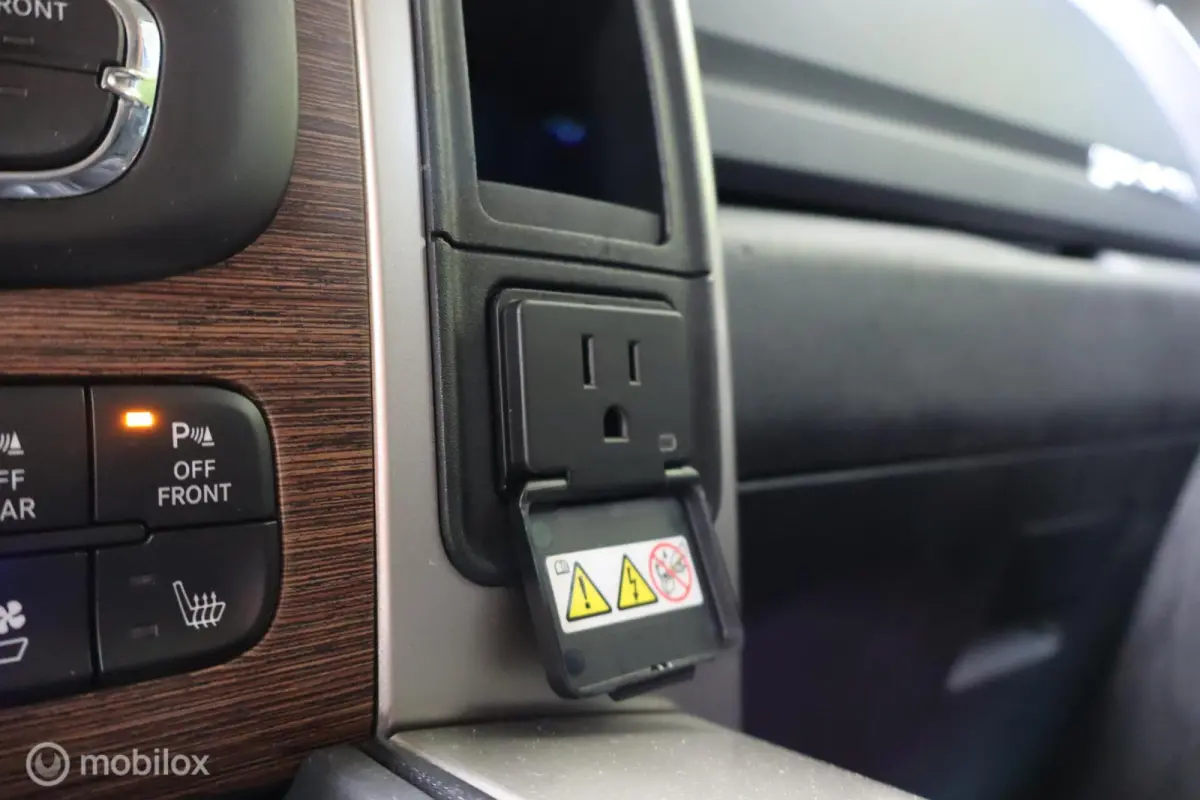 1500 5.7 V8 Crew Cab 5'7 Laramie | VOL OPTIES! |