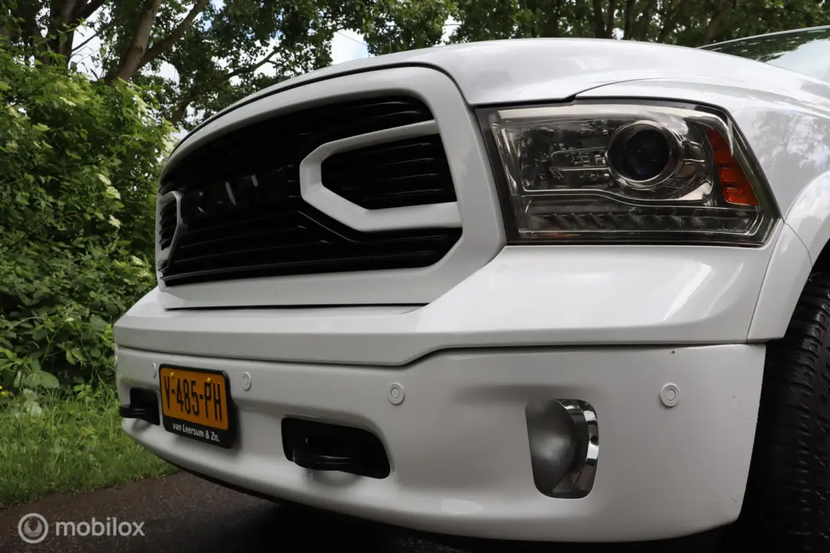 1500 5.7 V8 Crew Cab 5'7 Laramie | VOL OPTIES! |