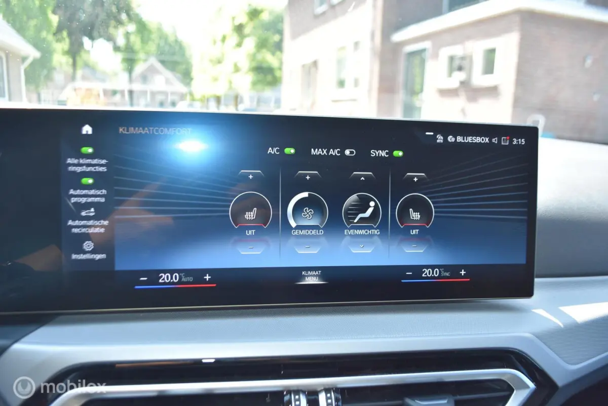 320E Aut LCI Curved display