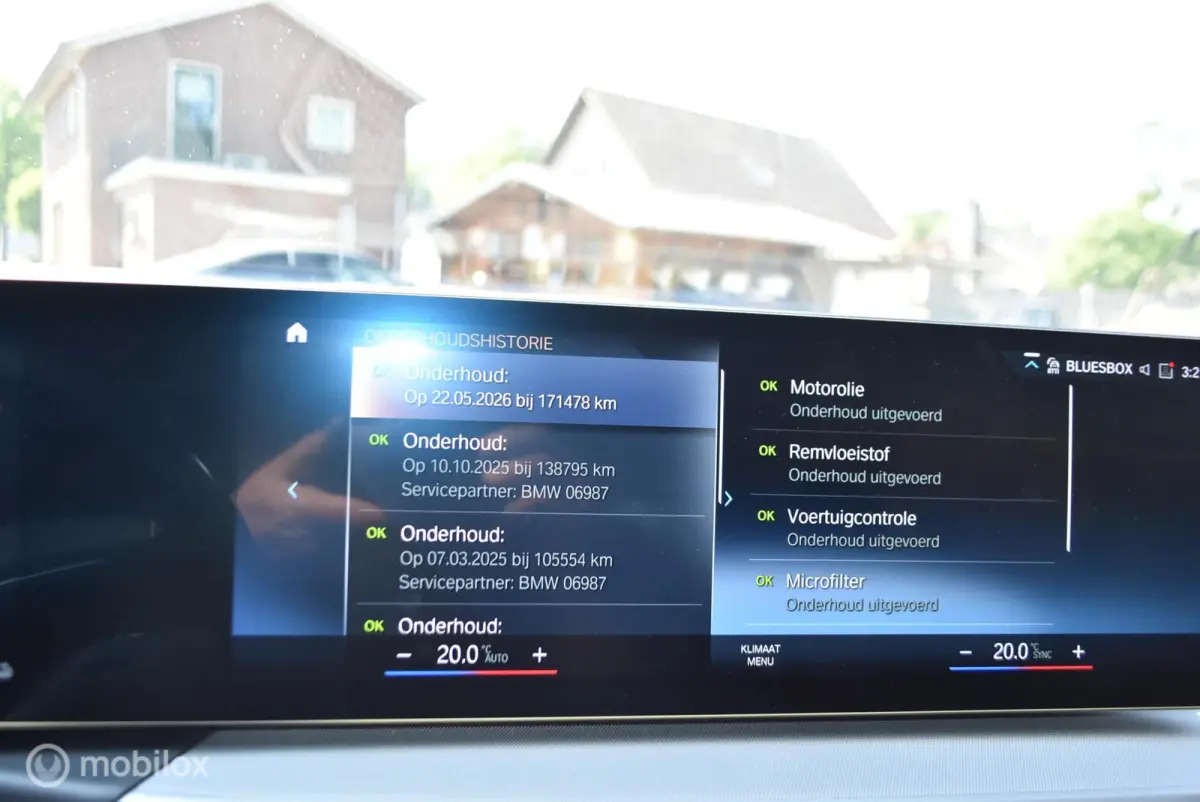 320E Aut LCI Curved display