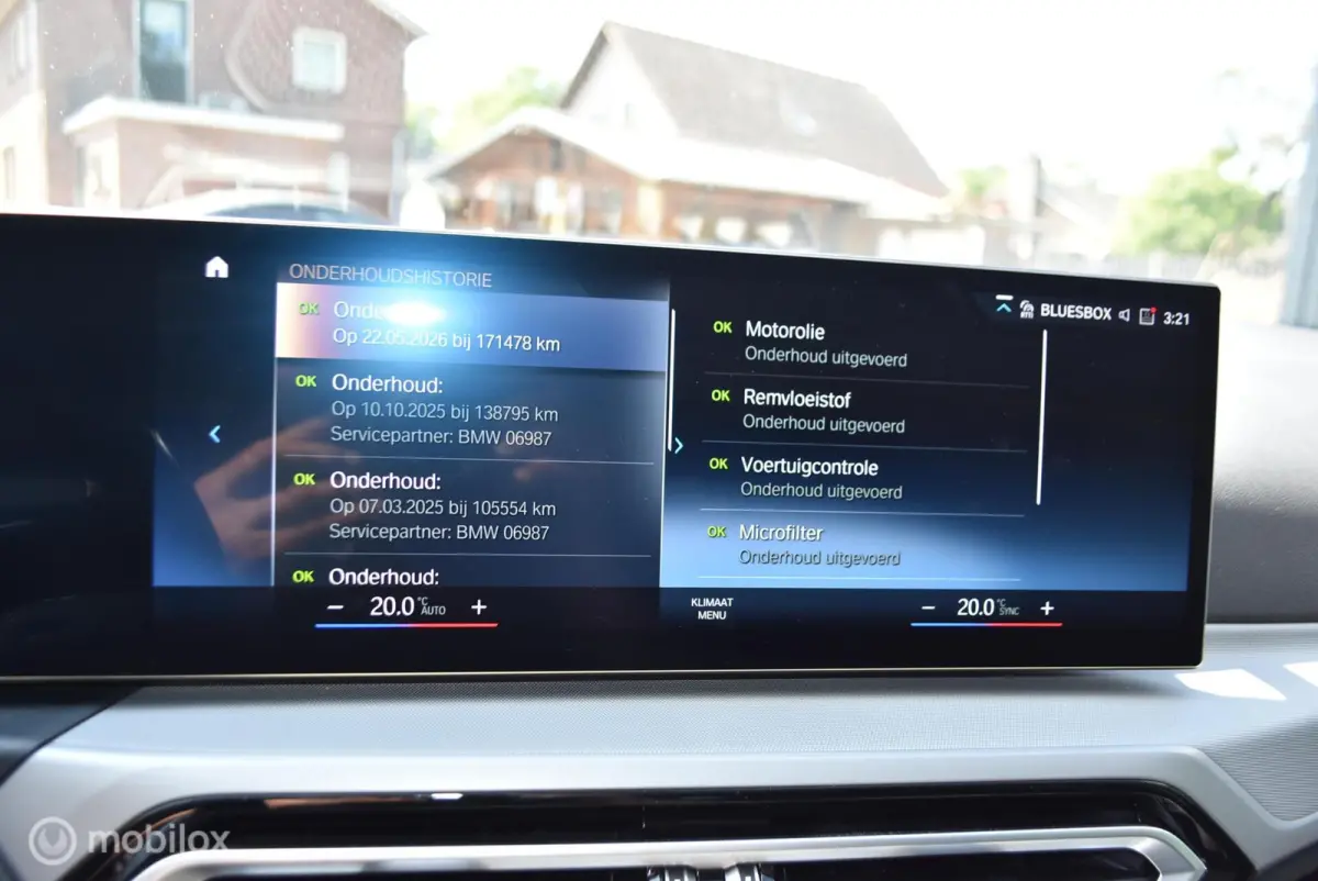 320E Aut LCI Curved display