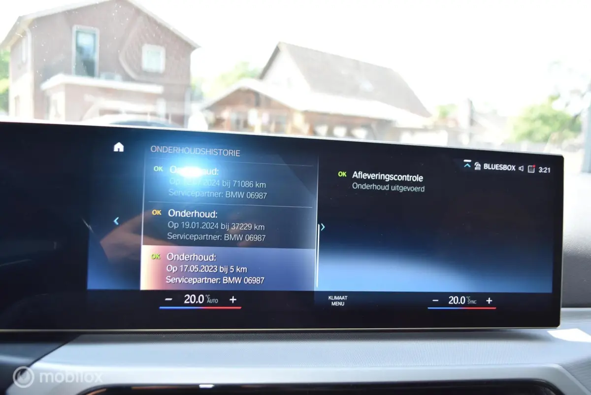 320E Aut LCI Curved display