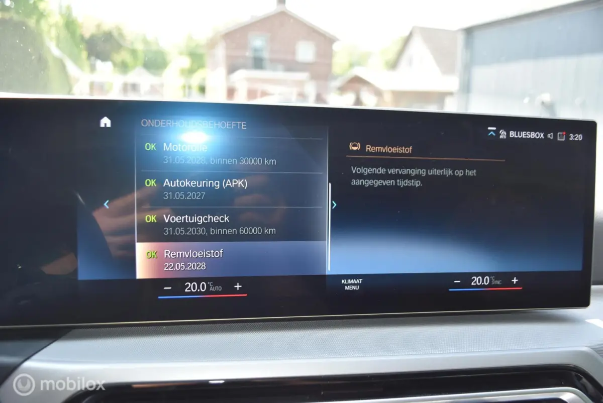 320E Aut LCI Curved display