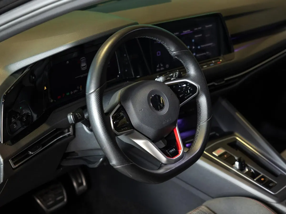 2.0 TSI GTI / 245pk / Achteruitrij camera / Dodehoek assistent / Stoel en stuurverwarming /