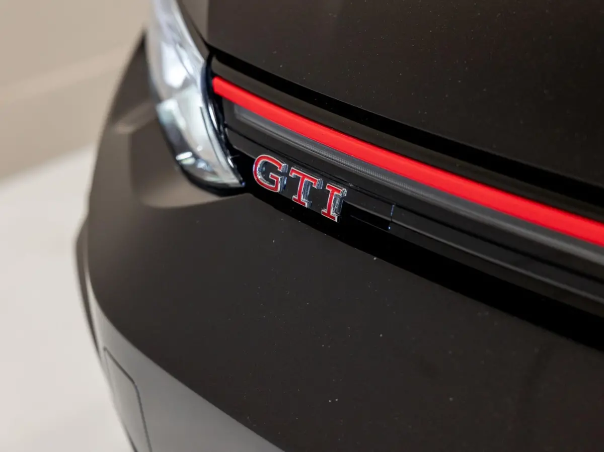 2.0 TSI GTI / 245pk / Achteruitrij camera / Dodehoek assistent / Stoel en stuurverwarming /