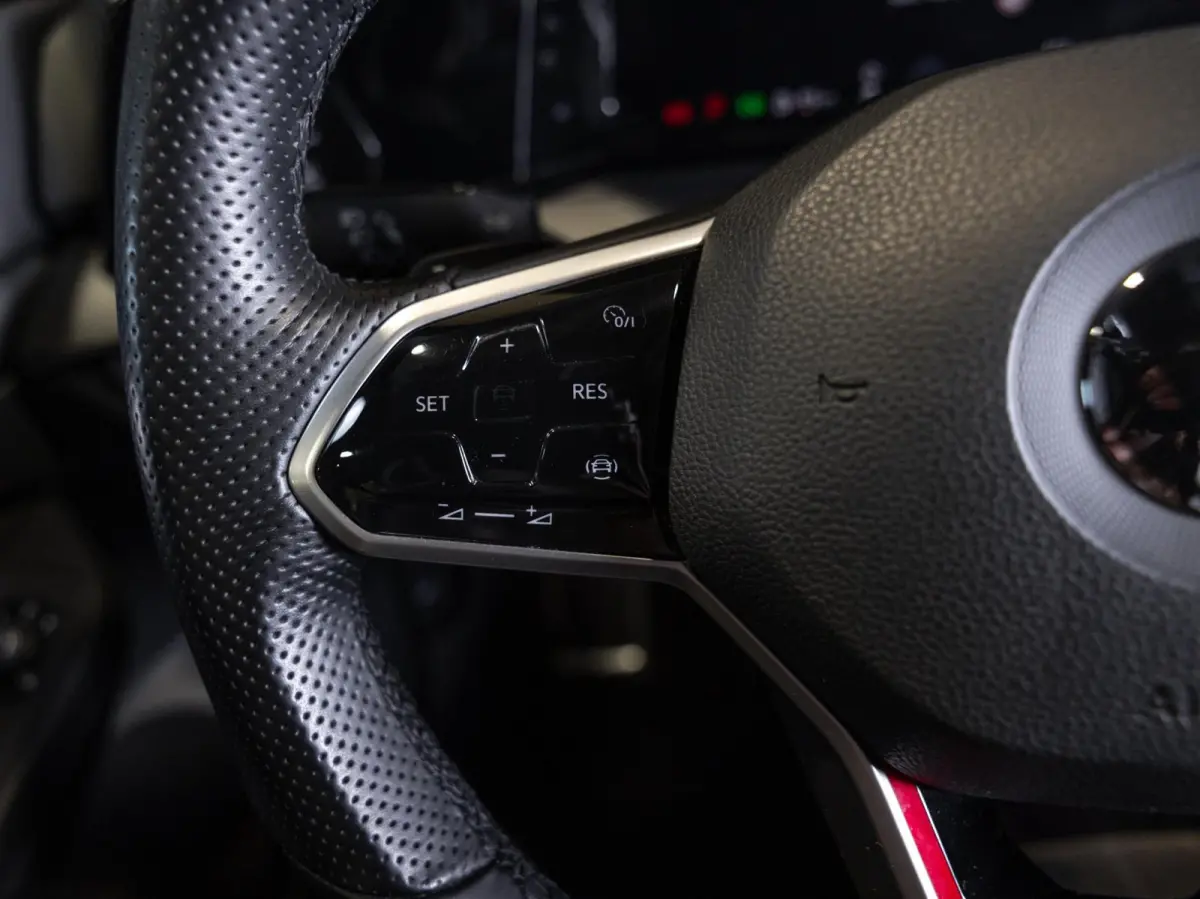 2.0 TSI GTI / 245pk / Achteruitrij camera / Dodehoek assistent / Stoel en stuurverwarming /
