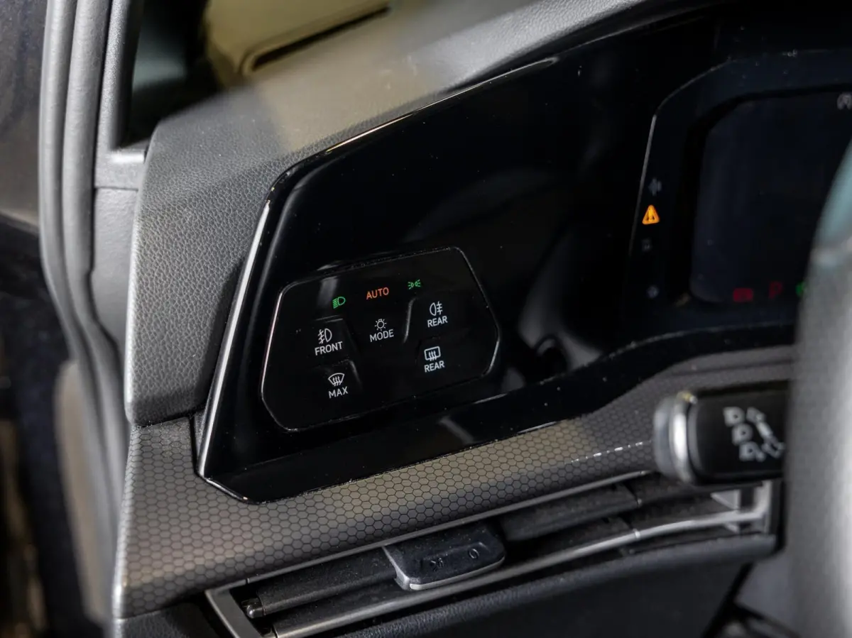2.0 TSI GTI / 245pk / Achteruitrij camera / Dodehoek assistent / Stoel en stuurverwarming /