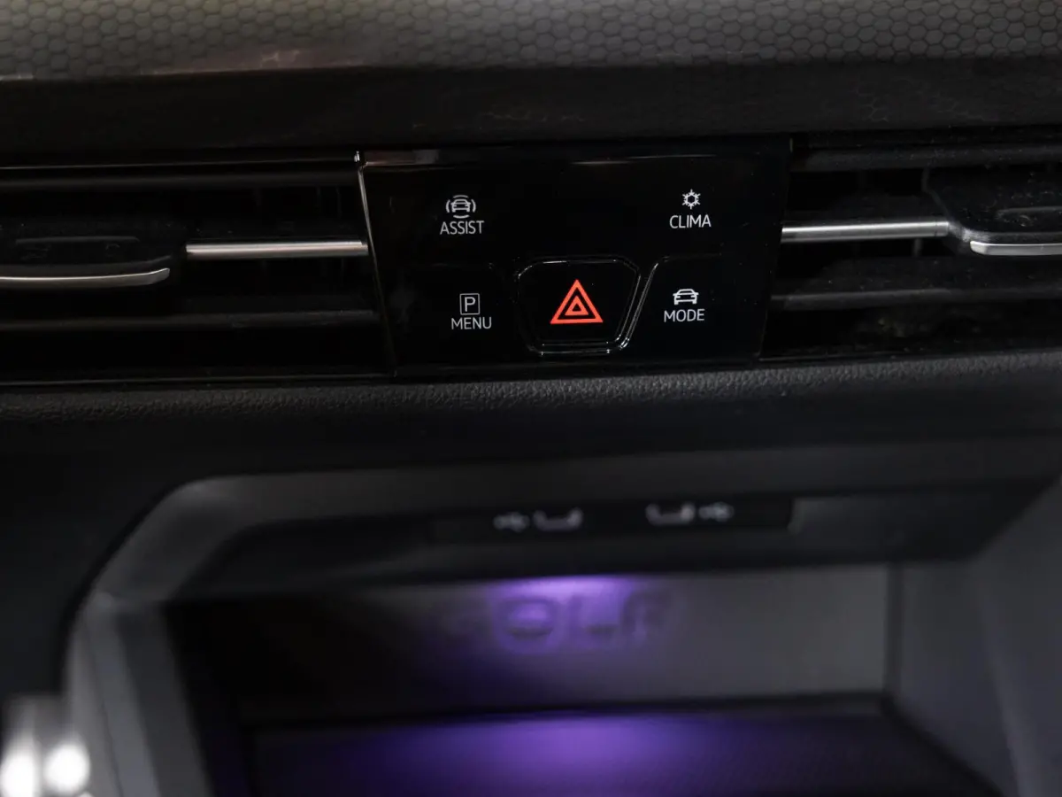 2.0 TSI GTI / 245pk / Achteruitrij camera / Dodehoek assistent / Stoel en stuurverwarming /