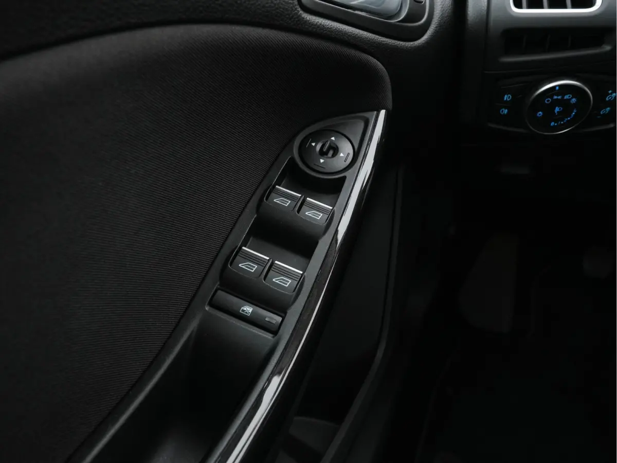 1.5 TDCI Titanium *NAVI-FULLMAP | KEYLESS | COMFORTSEATS | SYNC-AUDIO | ECC | PDC | CRUISE | 16''ALU*
