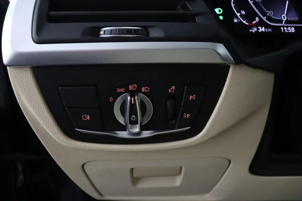 xDrive30e | SOH 96% | Elektrisch verstelbare stoelen | Comfort Access | HIFI | Stoelverwarming