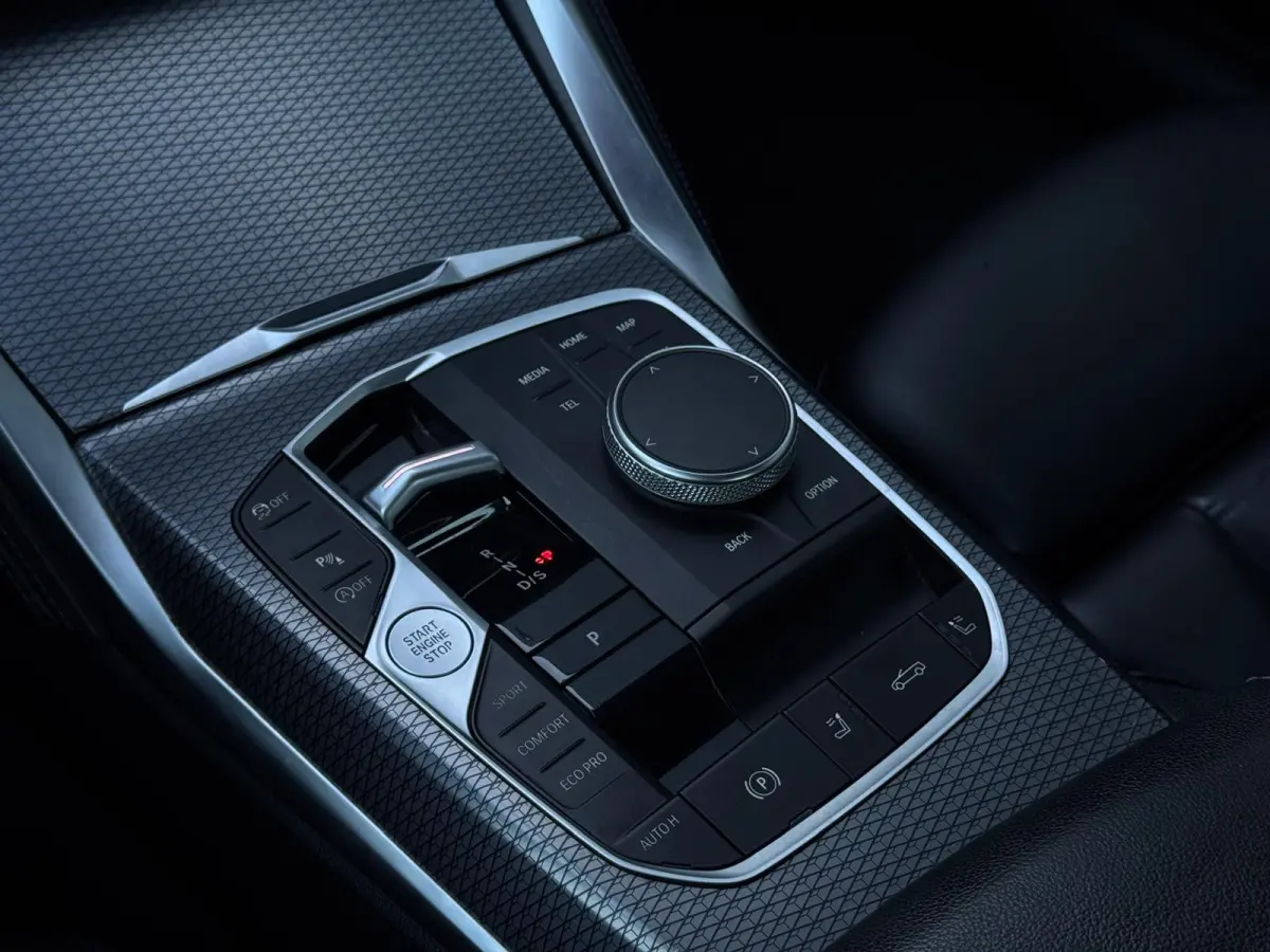 420i High Executive | Facelift | Widescreen