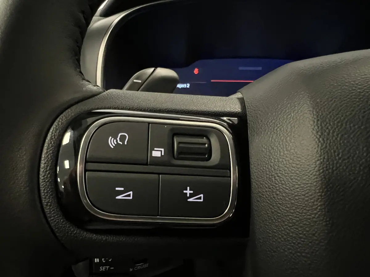 1.2 HYBRID 145PK AUT. PLUS UITV. / KEYLESS / NAVI / CAMERA / STOELVERW. / CRUISE.C/