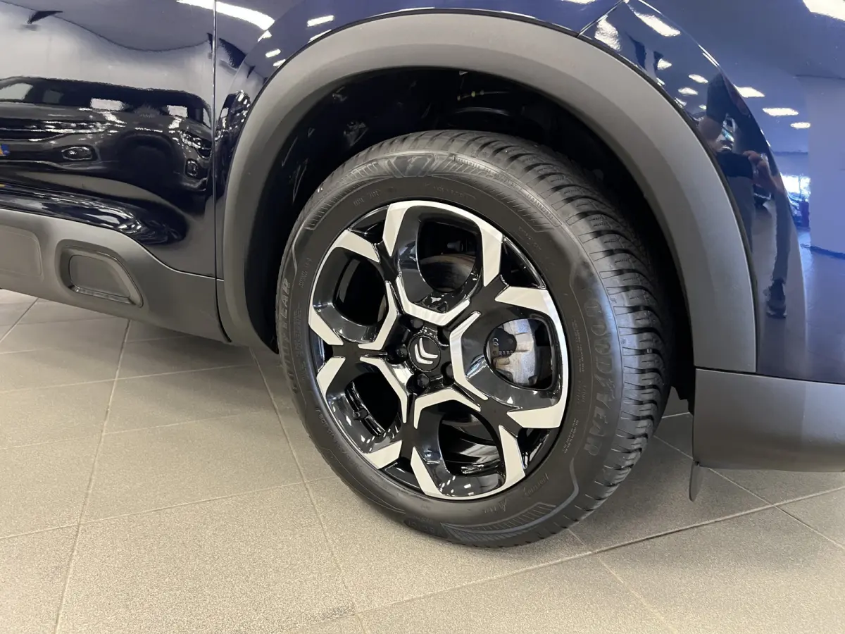 1.2 HYBRID 145PK AUT. PLUS UITV. / KEYLESS / NAVI / CAMERA / STOELVERW. / CRUISE.C/