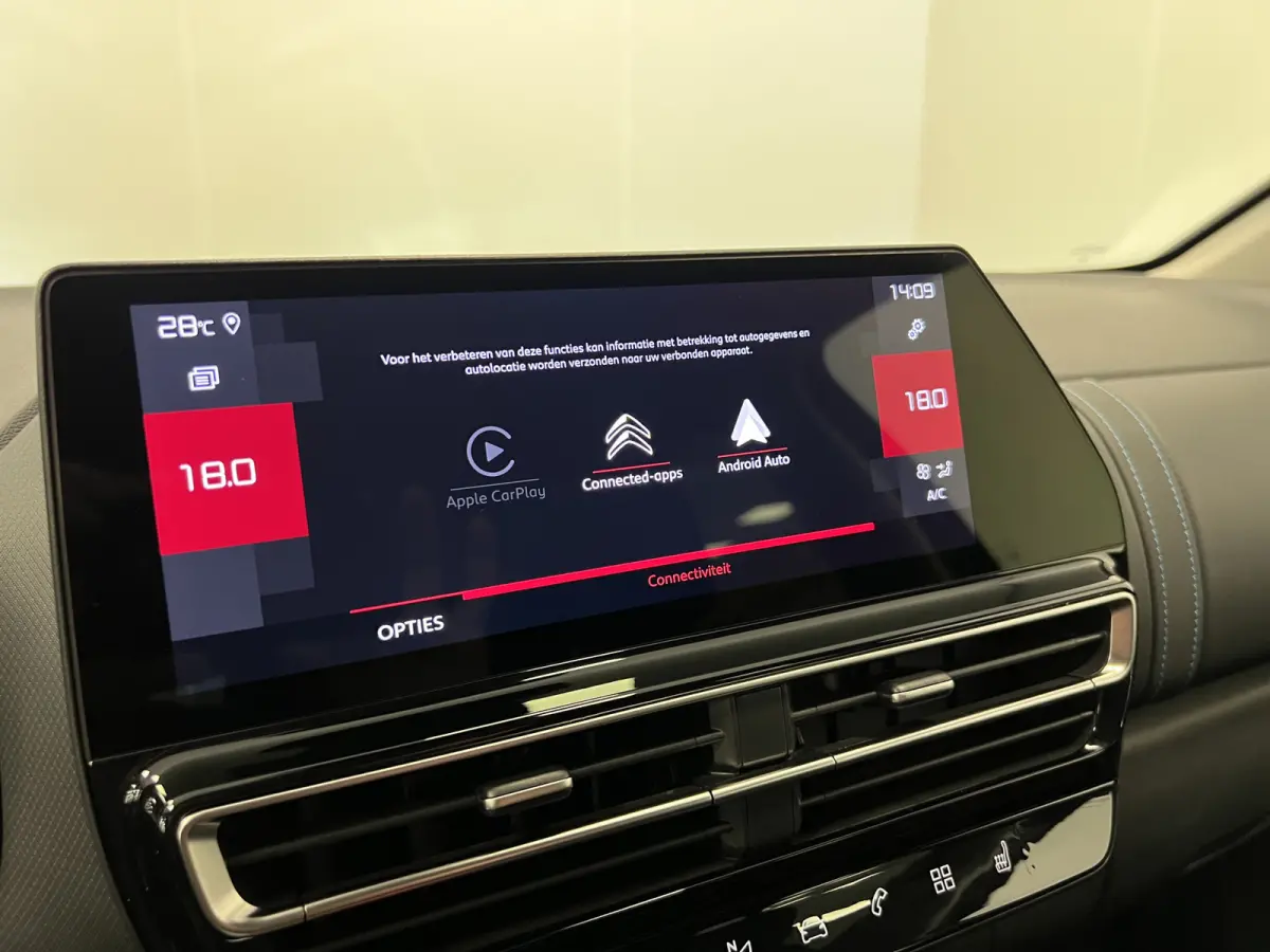 1.2 HYBRID 145PK AUT. PLUS UITV. / KEYLESS / NAVI / CAMERA / STOELVERW. / CRUISE.C/