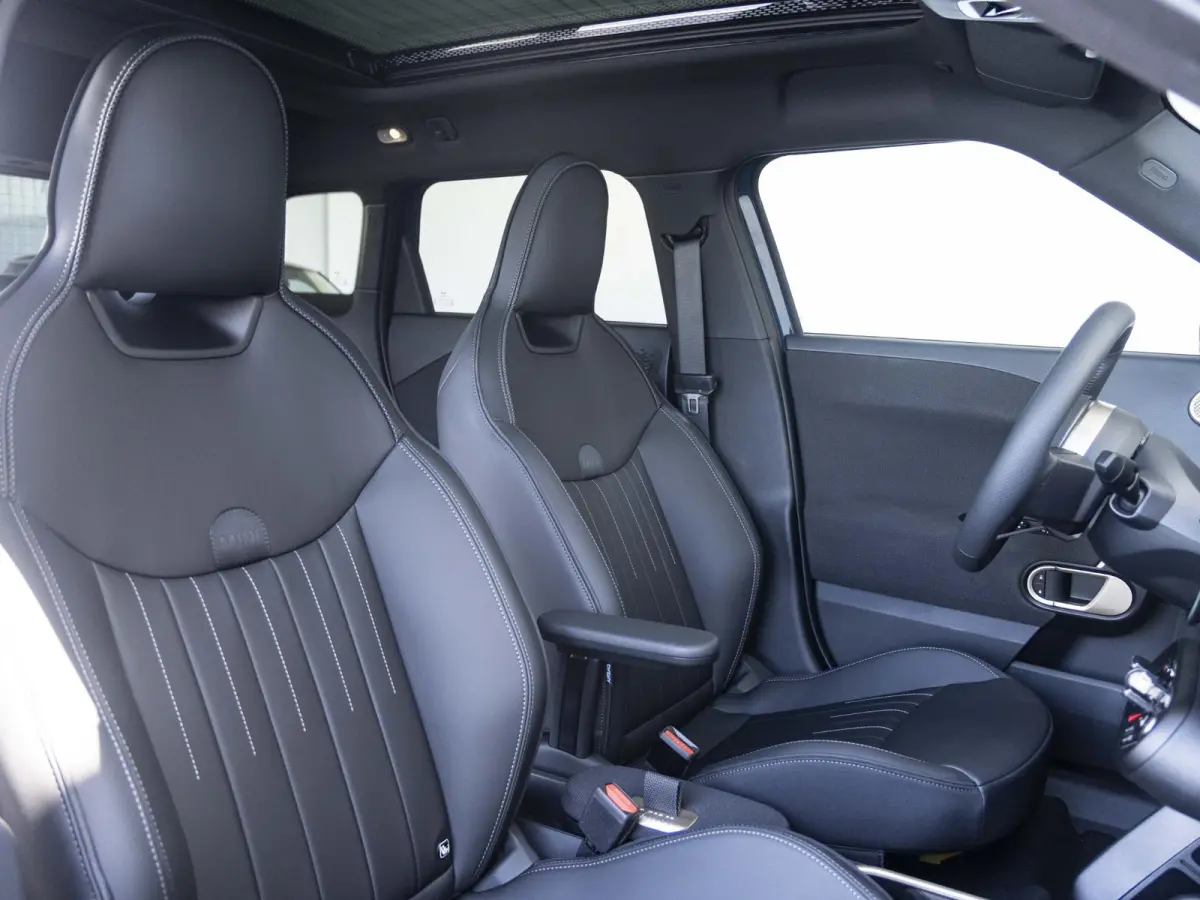 E John Cooper Works | L-Pakket | Glazen panoramadak | Stoel & Stuurverwarming | Harman Kardon |