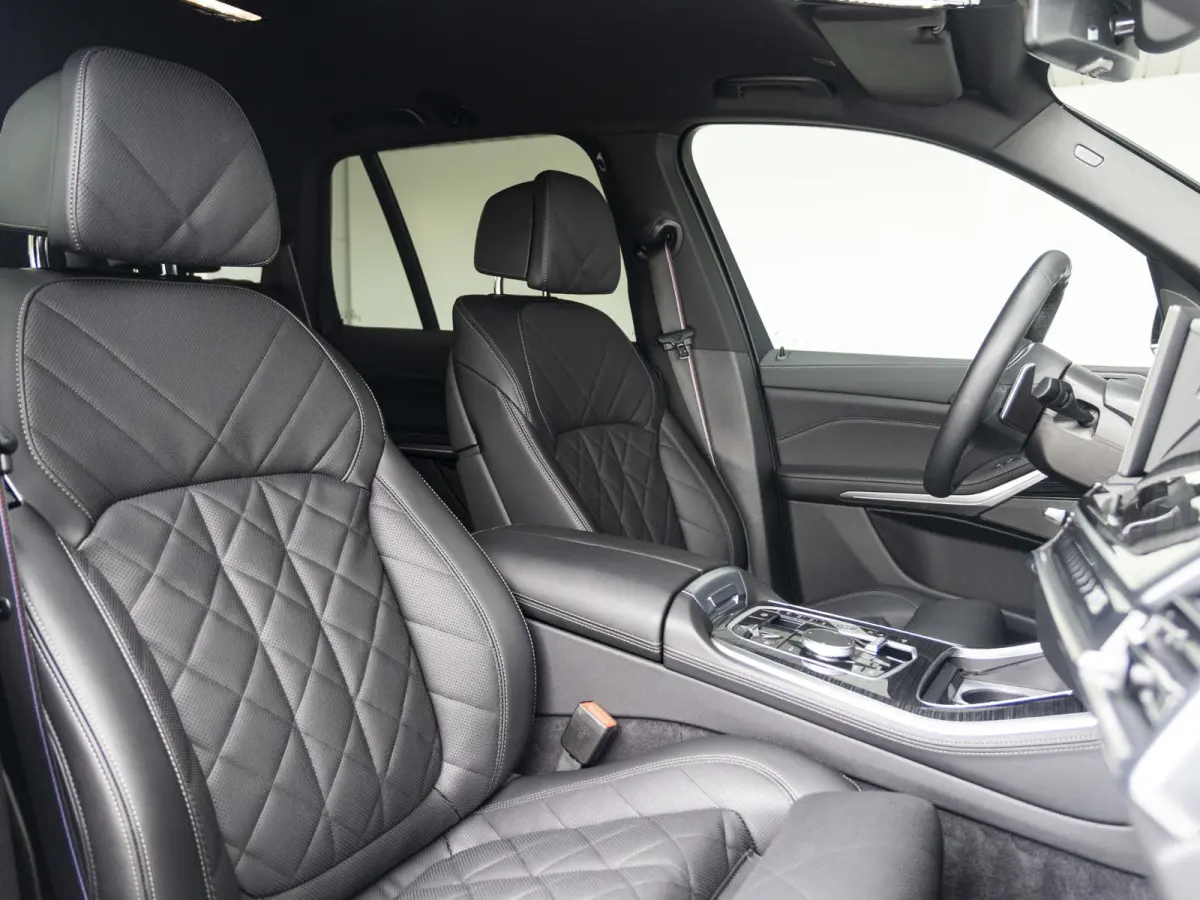 xDrive50e SoH 100% | M Sportpakket Pro | Innovation Pack | Comfort Pack | 21 inch | Comfort stoelen | Driving Assistant Professional | Harman Kardon | BMW Iconic Glow nierengrille