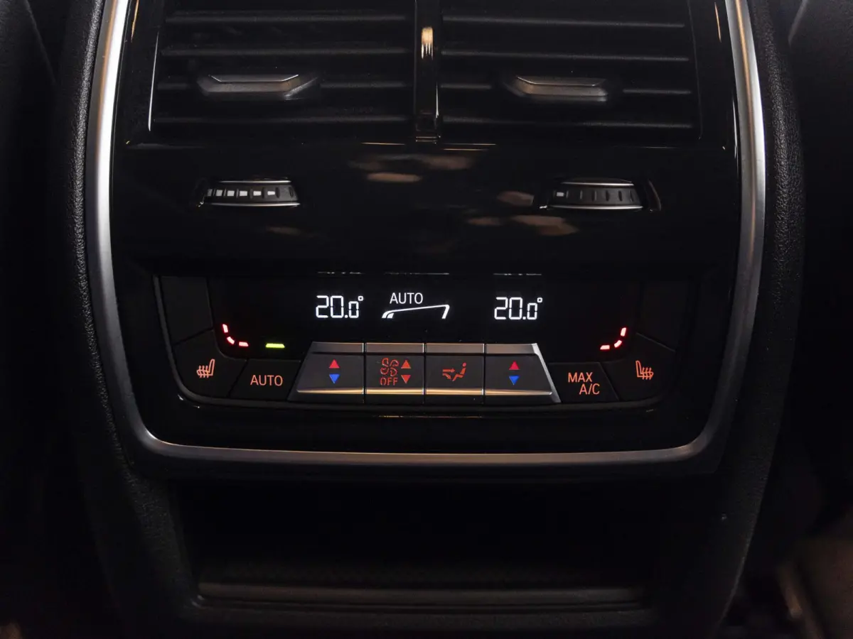 xDrive50e SoH 100% | M Sportpakket Pro | Innovation Pack | Comfort Pack | 21 inch | Comfort stoelen | Driving Assistant Professional | Harman Kardon | BMW Iconic Glow nierengrille