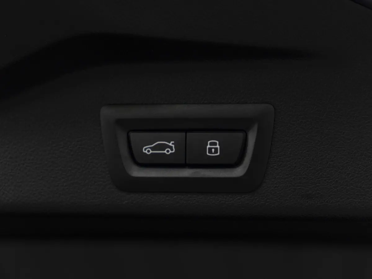 xDrive50e SoH 100% | M Sportpakket Pro | Innovation Pack | Comfort Pack | 21 inch | Comfort stoelen | Driving Assistant Professional | Harman Kardon | BMW Iconic Glow nierengrille