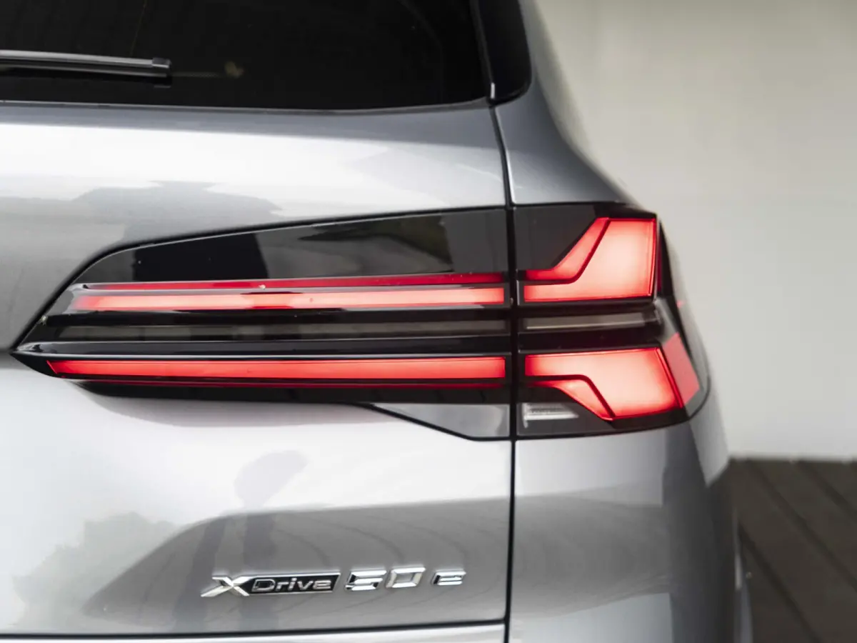 xDrive50e SoH 100% | M Sportpakket Pro | Innovation Pack | Comfort Pack | 21 inch | Comfort stoelen | Driving Assistant Professional | Harman Kardon | BMW Iconic Glow nierengrille