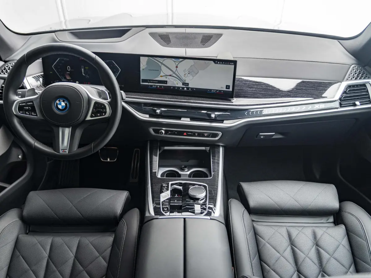 xDrive50e SoH 100% | M Sportpakket Pro | Innovation Pack | Comfort Pack | 21 inch | Comfort stoelen | Driving Assistant Professional | Harman Kardon | BMW Iconic Glow nierengrille
