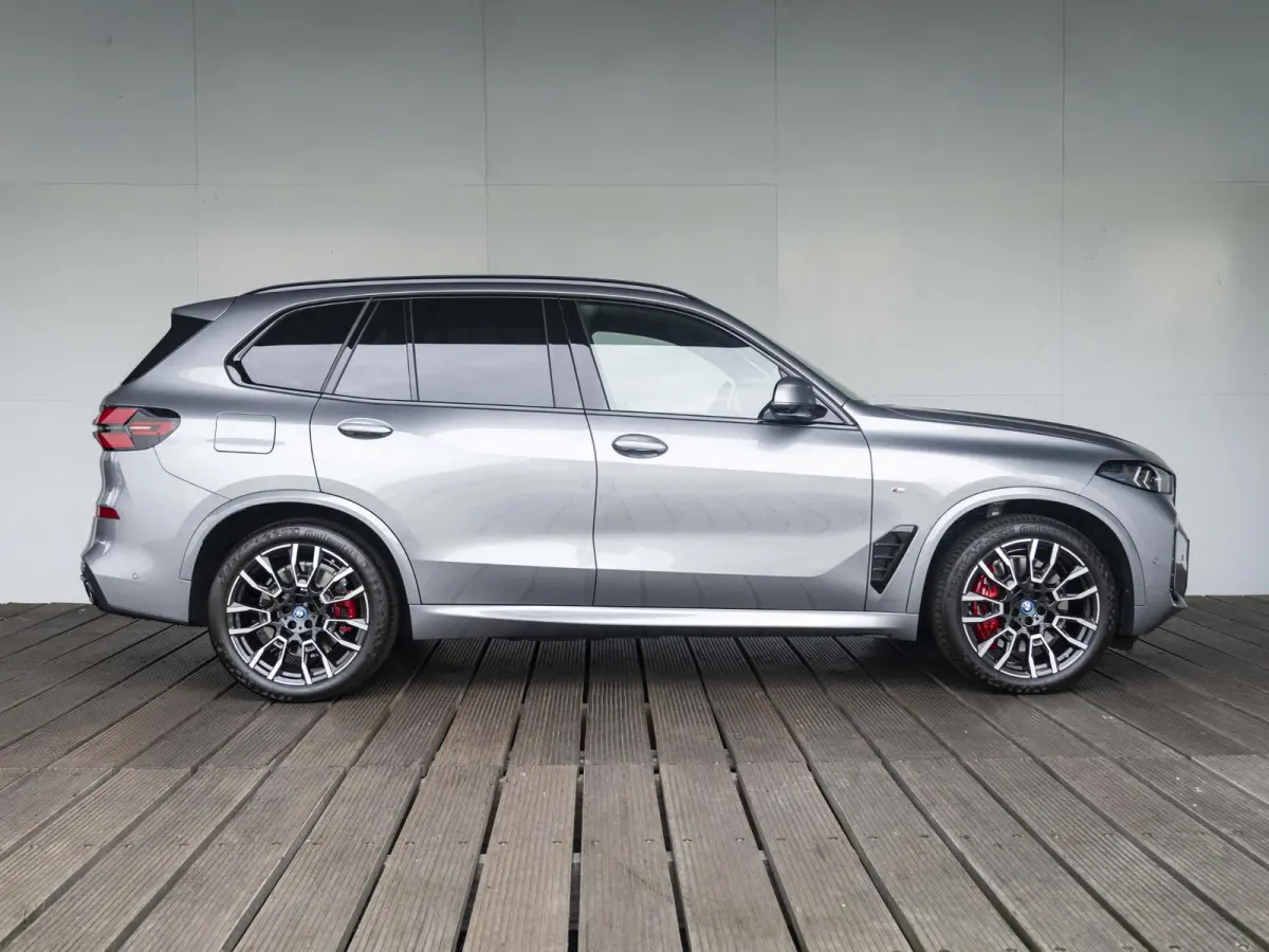 xDrive50e SoH 100% | M Sportpakket Pro | Innovation Pack | Comfort Pack | 21 inch | Comfort stoelen | Driving Assistant Professional | Harman Kardon | BMW Iconic Glow nierengrille