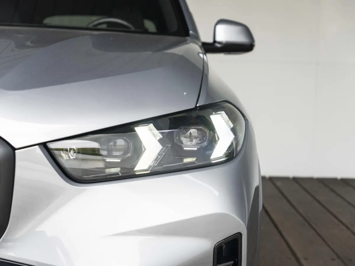 xDrive50e SoH 100% | M Sportpakket Pro | Innovation Pack | Comfort Pack | 21 inch | Comfort stoelen | Driving Assistant Professional | Harman Kardon | BMW Iconic Glow nierengrille
