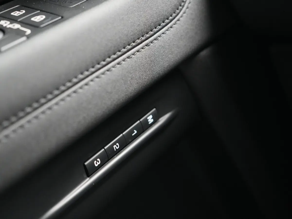 P300e AWD S PHEV 309pk Dealer O.H. | Trekhaak Afn. | Adaptive Cruise | 360 Camera | Lederen Comfortstoelen Memory & Verwarmd | Keyless | Blis | Stuur Verwarmd | Apple Carplay | Navigatie | D
