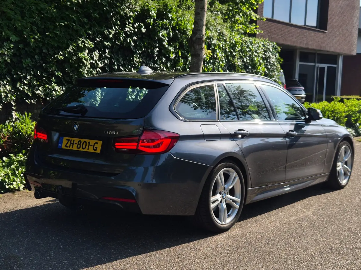 M Sport Edition Apple CarPlay Trekhaak 18inch breedset 6WB Virtual dash NAP RIJKLAAR