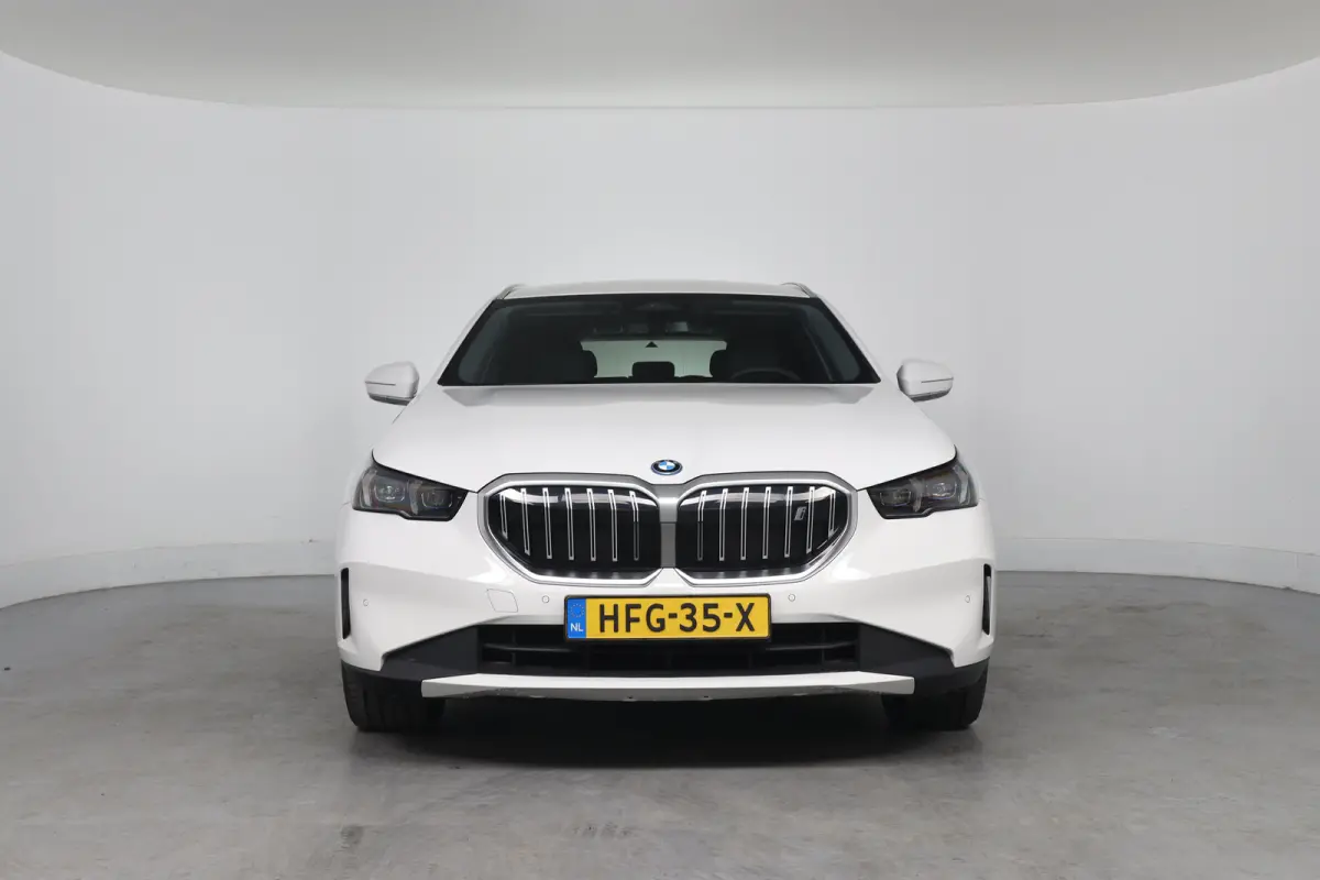 eDrive40 84kWh | Bowers&Wilkins | SOH 95% | Leder | Comfort Zetels | LED | Clima | Sfeerverlichting | Camera | Navi | Cruise Adaptive | Stoelverwarming | 20 Inch Velgen |