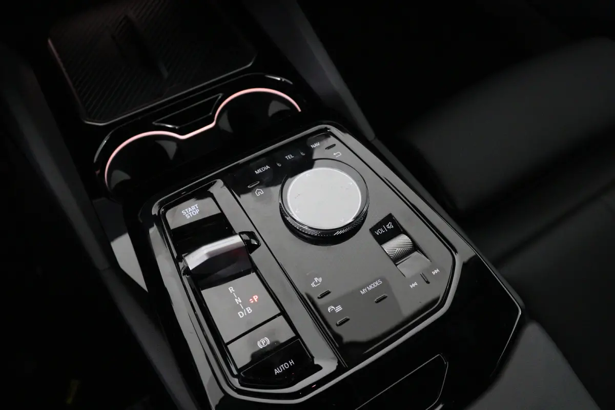 eDrive40 84kWh | Bowers&Wilkins | SOH 95% | Leder | Comfort Zetels | LED | Clima | Sfeerverlichting | Camera | Navi | Cruise Adaptive | Stoelverwarming | 20 Inch Velgen |