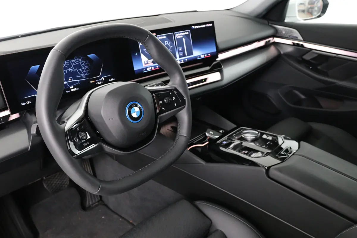 eDrive40 84kWh | Bowers&Wilkins | SOH 95% | Leder | Comfort Zetels | LED | Clima | Sfeerverlichting | Camera | Navi | Cruise Adaptive | Stoelverwarming | 20 Inch Velgen |