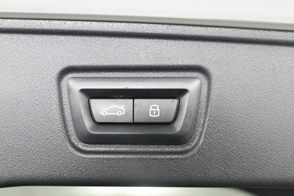 eDrive40 84kWh | Bowers&Wilkins | SOH 95% | Leder | Comfort Zetels | LED | Clima | Sfeerverlichting | Camera | Navi | Cruise Adaptive | Stoelverwarming | 20 Inch Velgen |