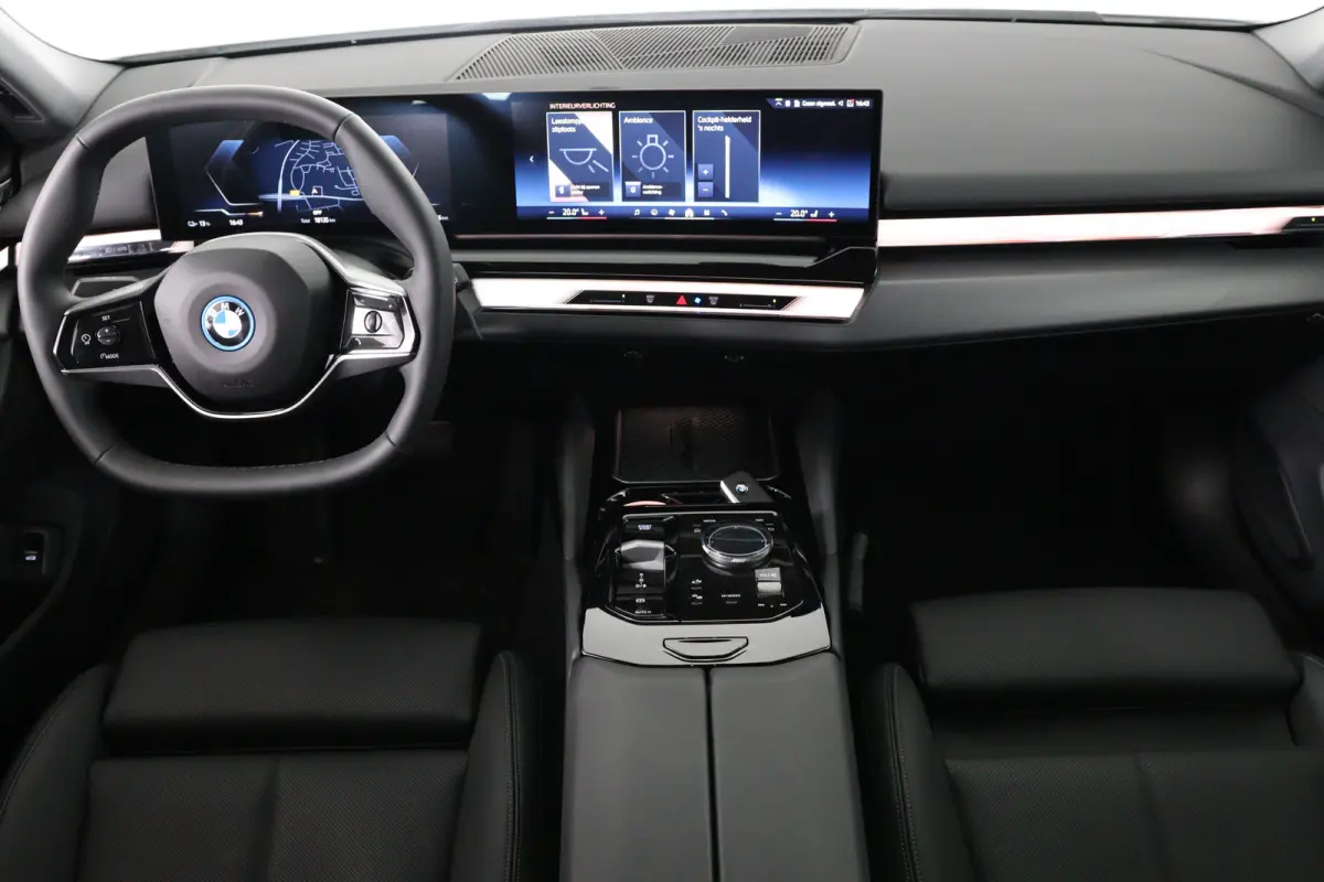 eDrive40 84kWh | Bowers&Wilkins | SOH 95% | Leder | Comfort Zetels | LED | Clima | Sfeerverlichting | Camera | Navi | Cruise Adaptive | Stoelverwarming | 20 Inch Velgen |