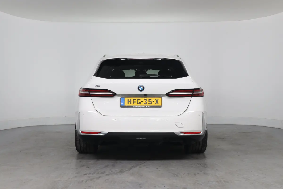 eDrive40 84kWh | Bowers&Wilkins | SOH 95% | Leder | Comfort Zetels | LED | Clima | Sfeerverlichting | Camera | Navi | Cruise Adaptive | Stoelverwarming | 20 Inch Velgen |