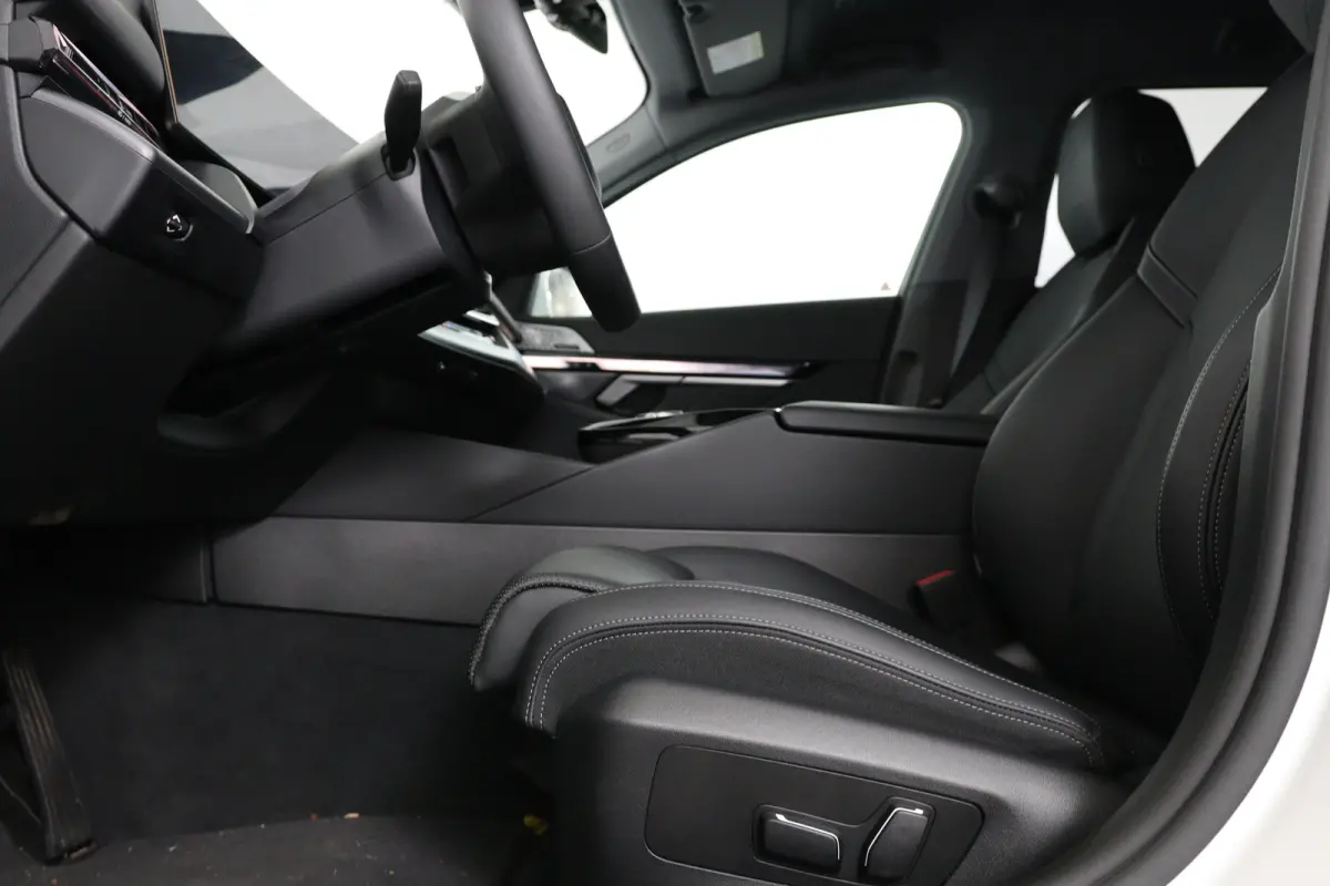 eDrive40 84kWh | Bowers&Wilkins | SOH 95% | Leder | Comfort Zetels | LED | Clima | Sfeerverlichting | Camera | Navi | Cruise Adaptive | Stoelverwarming | 20 Inch Velgen |