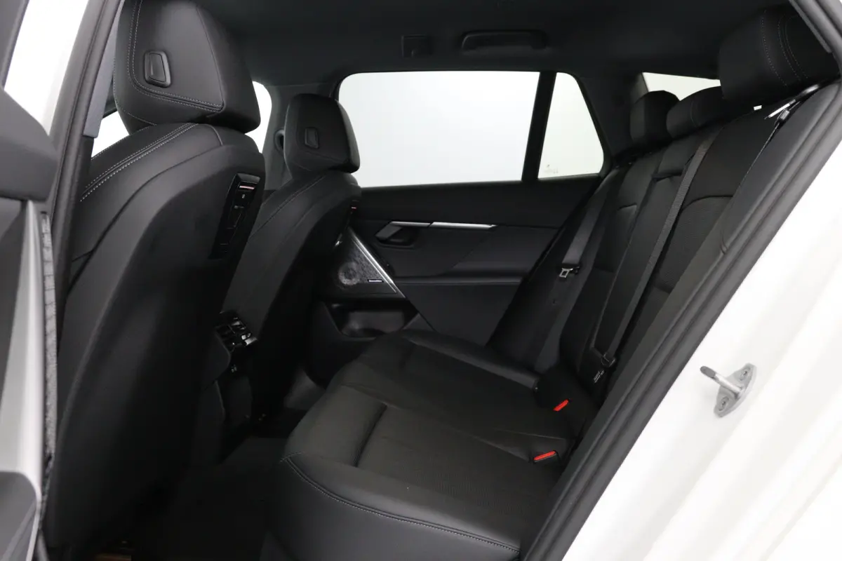 eDrive40 84kWh | Bowers&Wilkins | SOH 95% | Leder | Comfort Zetels | LED | Clima | Sfeerverlichting | Camera | Navi | Cruise Adaptive | Stoelverwarming | 20 Inch Velgen |