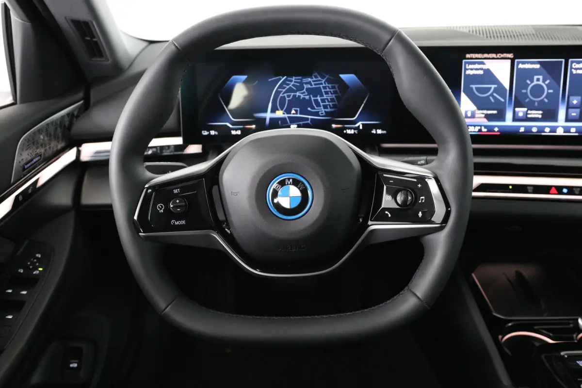 eDrive40 84kWh | Bowers&Wilkins | SOH 95% | Leder | Comfort Zetels | LED | Clima | Sfeerverlichting | Camera | Navi | Cruise Adaptive | Stoelverwarming | 20 Inch Velgen |