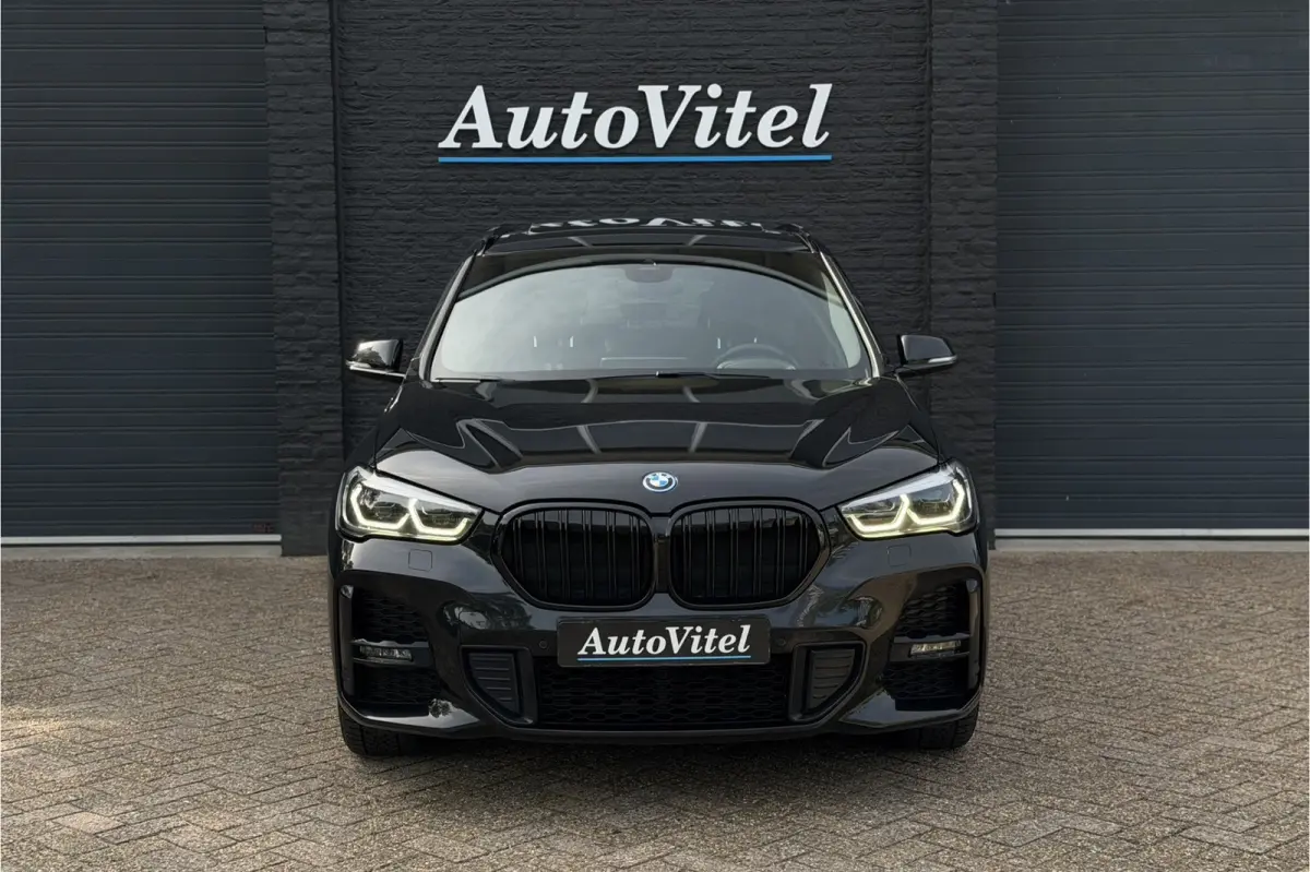 xDrive25e M-Sport | Panodak | Head-Up | Camera | Adaptive Cruise | Comfort Access | 35X op voorraad