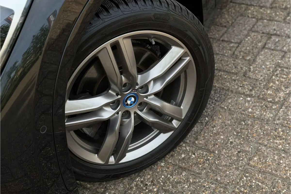 xDrive25e M-Sport | Panodak | Head-Up | Camera | Adaptive Cruise | Comfort Access | 35X op voorraad