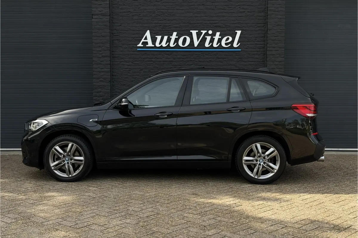 xDrive25e M-Sport | Panodak | Head-Up | Camera | Adaptive Cruise | Comfort Access | 35X op voorraad