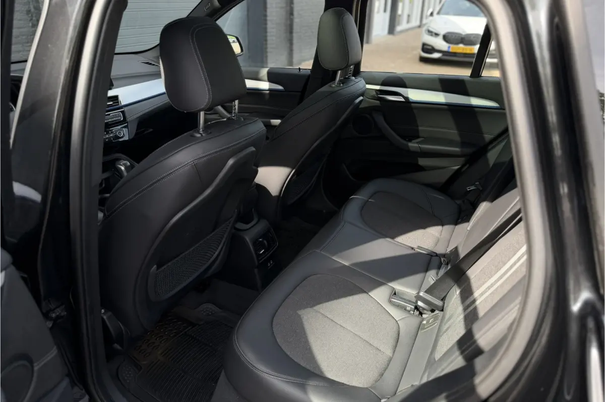xDrive25e M-Sport | Panodak | Head-Up | Camera | Adaptive Cruise | Comfort Access | 35X op voorraad