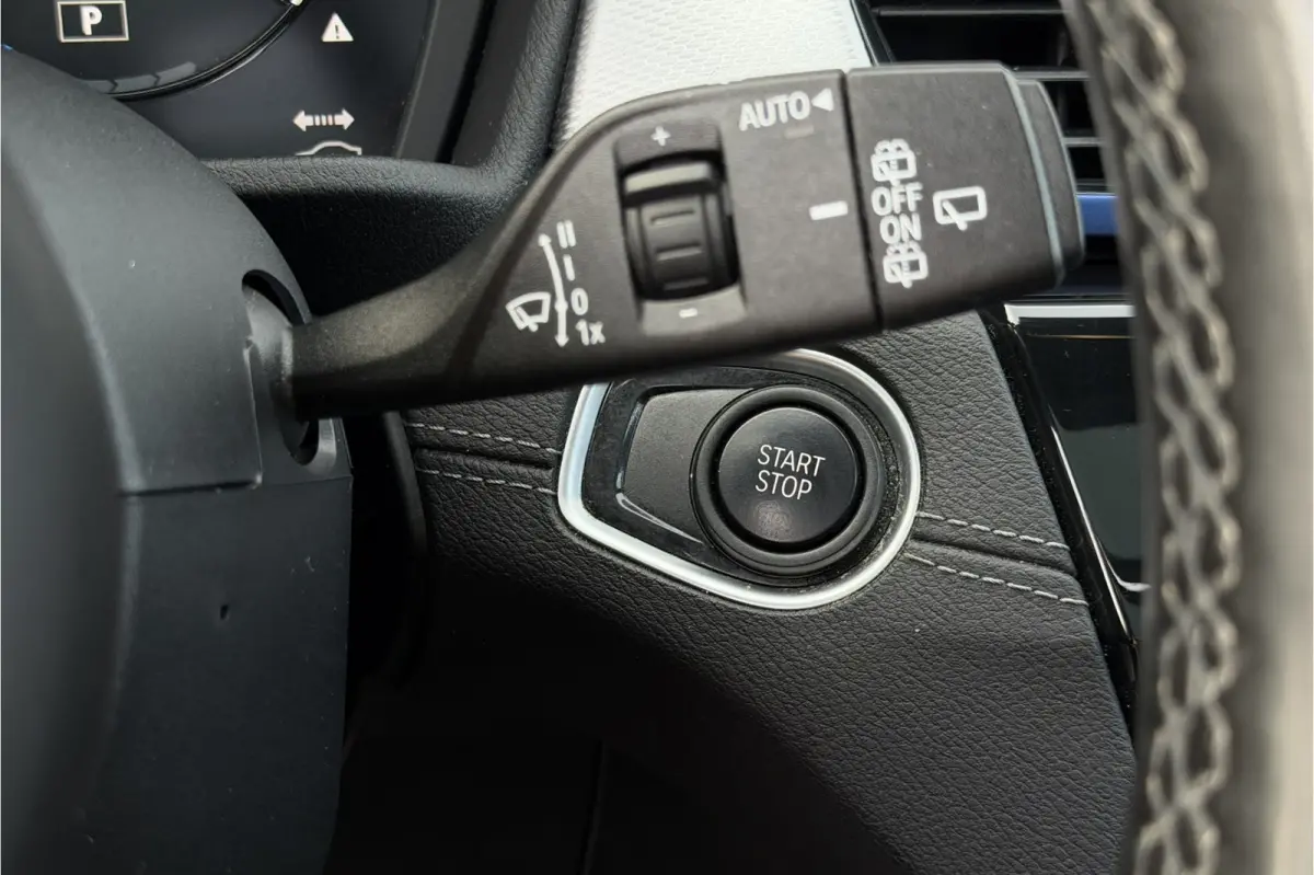 xDrive25e M-Sport | Panodak | Head-Up | Camera | Adaptive Cruise | Comfort Access | 35X op voorraad