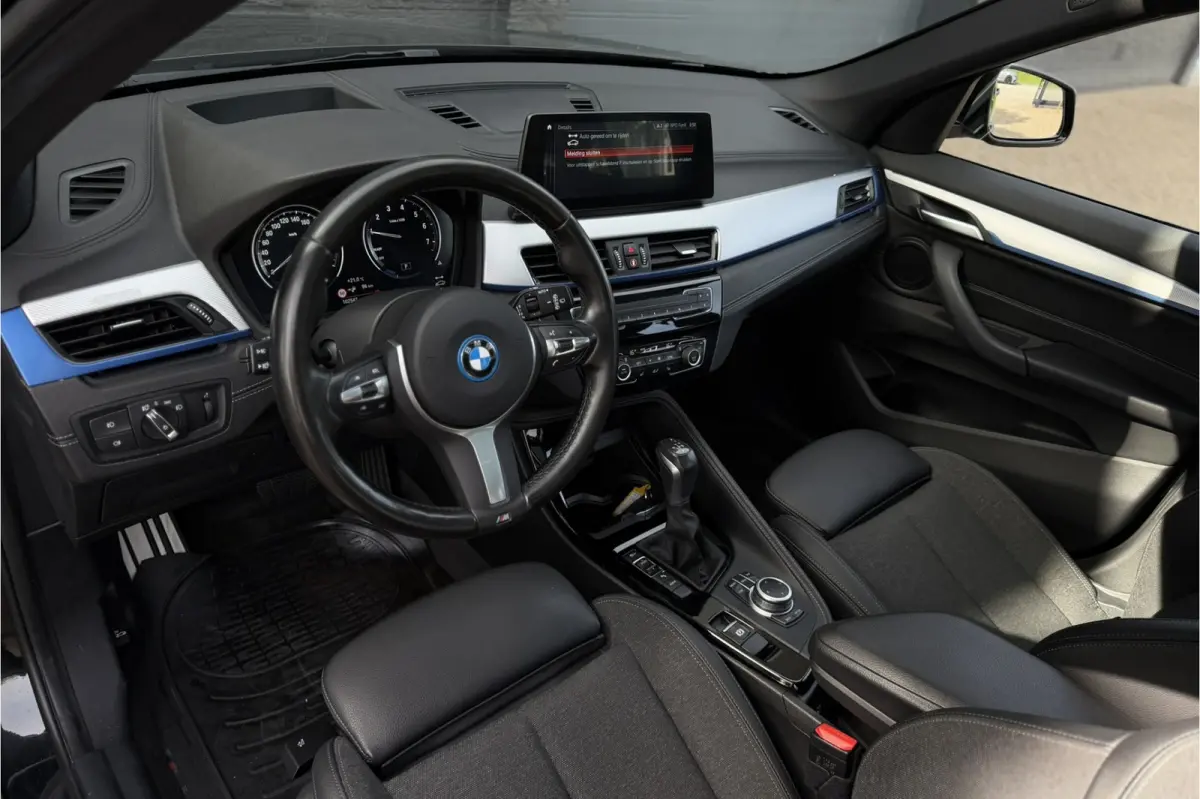 xDrive25e M-Sport | Panodak | Head-Up | Camera | Adaptive Cruise | Comfort Access | 35X op voorraad