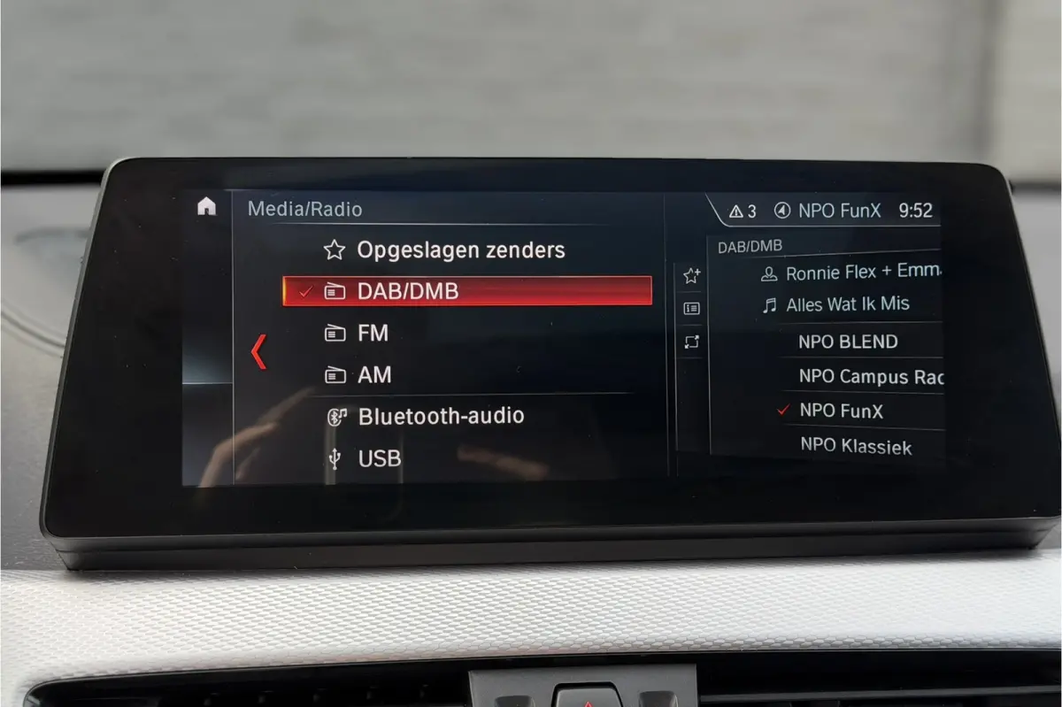 xDrive25e M-Sport | Panodak | Head-Up | Camera | Adaptive Cruise | Comfort Access | 35X op voorraad